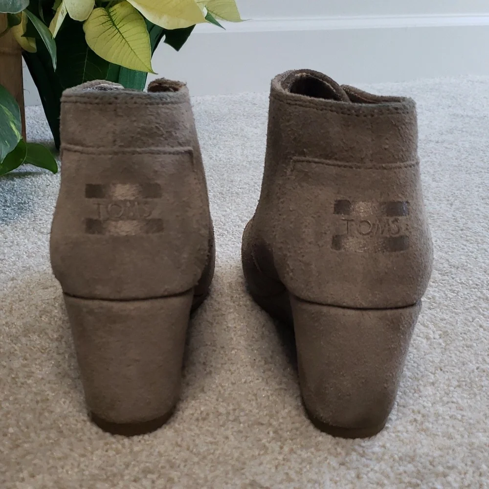 Tom's Kala suede wedge bootie Desert‎ Taupe lace-up
